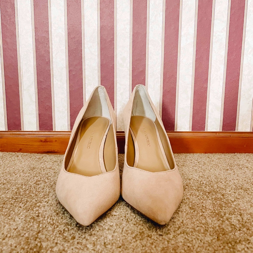 Banana Republic Madison heels, stiletto, pointed toe, nude pink 6M